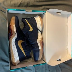 Kyrie 3 size 11 brand new never worn